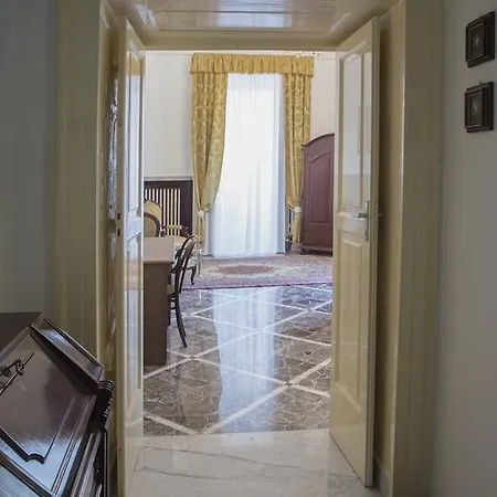 Bed & Breakfast Tenente Schiavone *